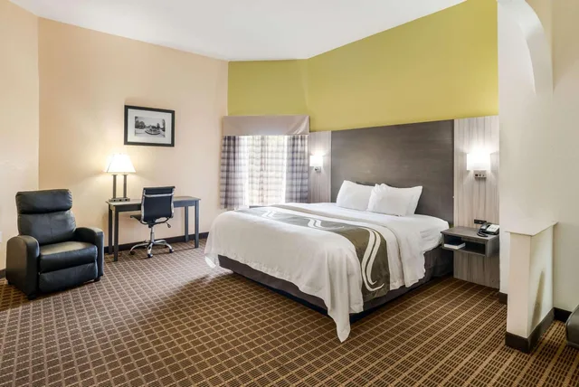 غرفة سوبيريور بسرير كينج، Quality Inn Greer - Greenville 1/2