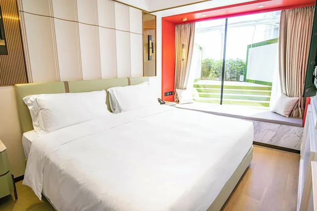 Island, Master, Garden, Suite, King Bed، YOHO Treasure Island Hotel 1/3