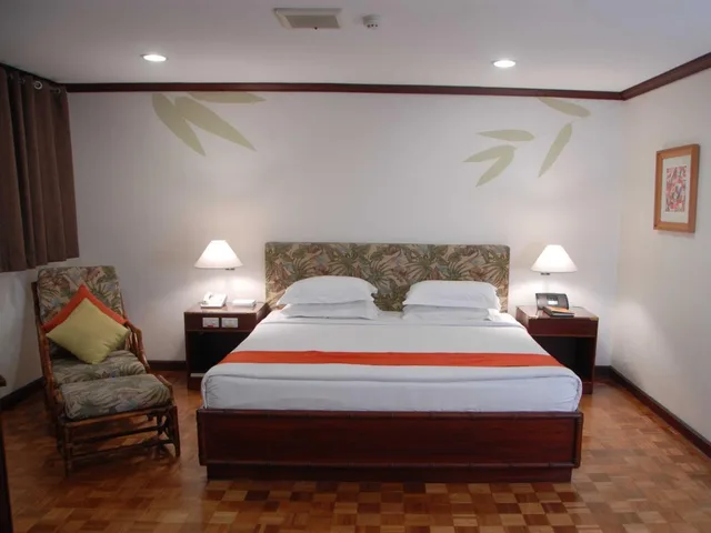جناح جونيور بسرير كينج، Oasis Hotel 1/2