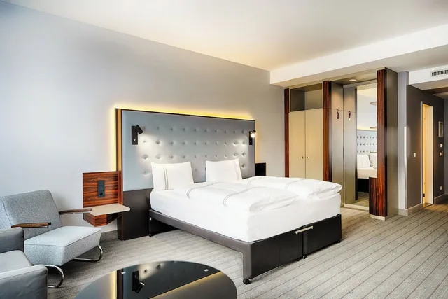 Standard, Quadruple, 2 Murphy Beds, Queen Bed, Premier Inn Cologne City Mediapark Hotel 4/8