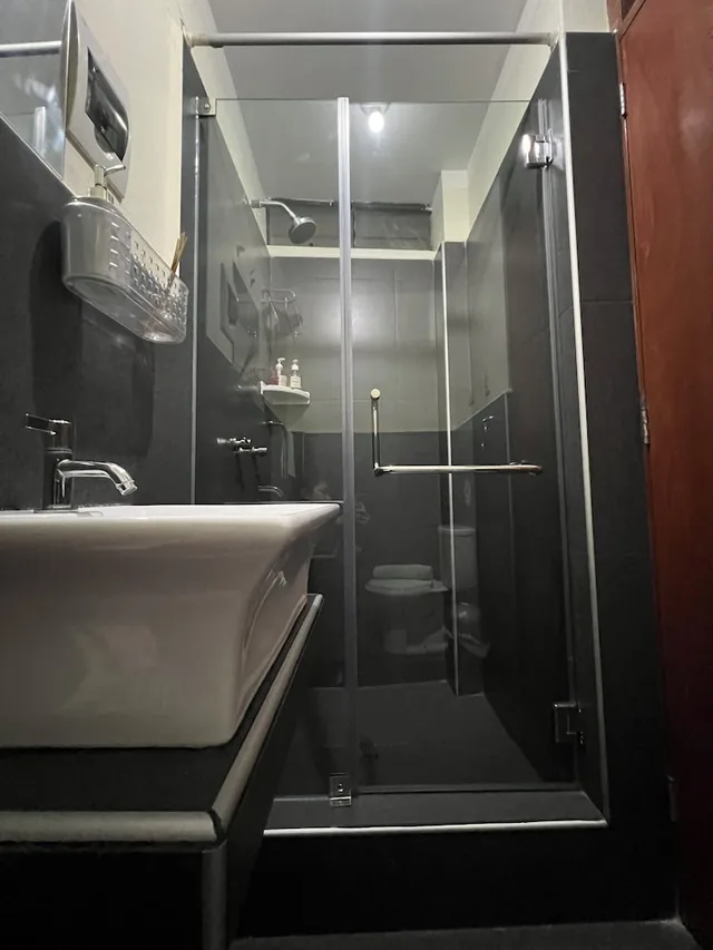 غرفة أساسية ثلاثية بسرير كوين وسرير فردي، Lima Airport Tampu B&B 10/10