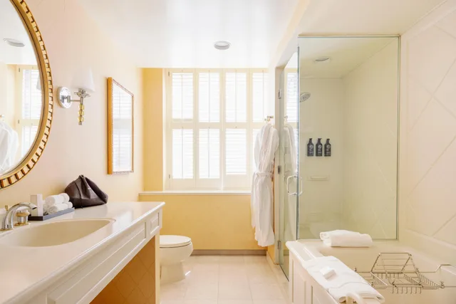 غرفة بسرير كوين، Hotel Du Pont 2/2