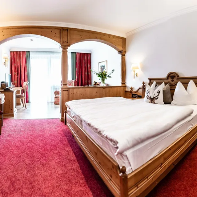 Junior Suite, King Bed, Garden View, Hubertushof 4/9
