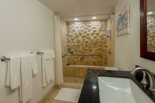 Room, Queen Bed, Beach Front، THE PALMS AT PELICAN COVE 10/10