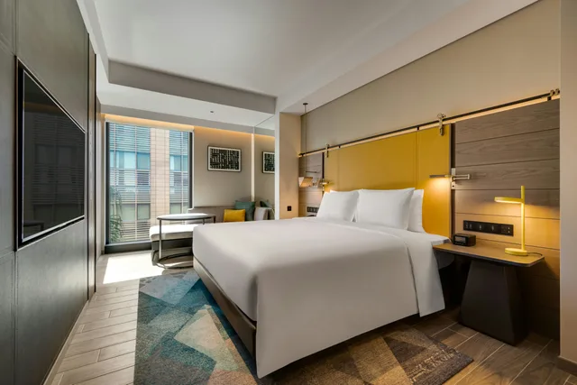 غرفة بسرير كينج لذوي الإعاقة، Hotel Resonance Taipei, Tapestry Collection by Hilton 1/1