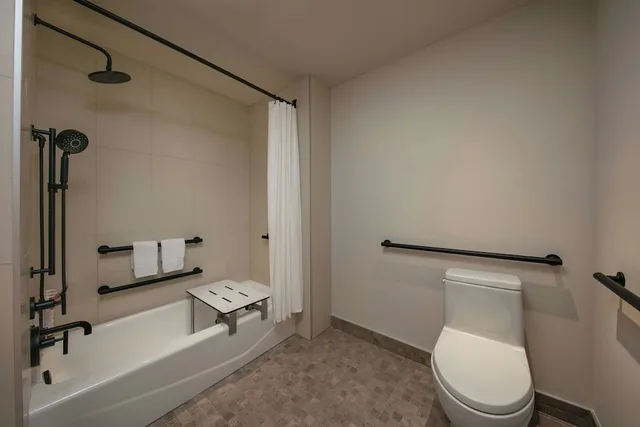 غرفة قياسية بسرير كينج، AC Hotel Downtown Los Angeles 4/5