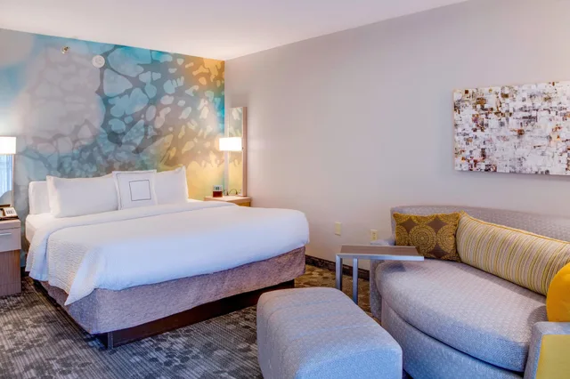 Room, King Bed, Pool Side, Sofa، Courtyard Ocala 1/2