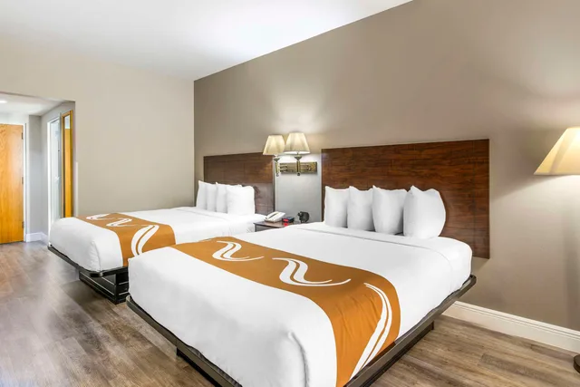 Room, Queen Bed, Quality Inn Conference Center At Citrus Hills 2/4