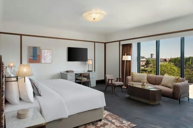 Suite, King Bed, Courtyard View, Stradom House, Autograph Collection 2/10