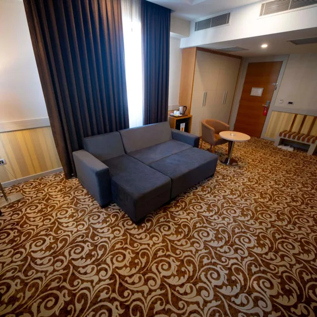 جناح، Grand Itimat Hotel 5/10