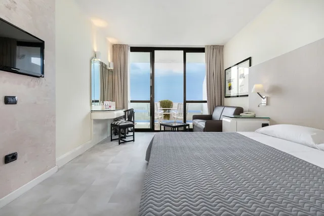 غرفة قياسية ثلاثية بسريرين منفصلين مع أريكة، Grand Hotel Pianeta Maratea 6/7