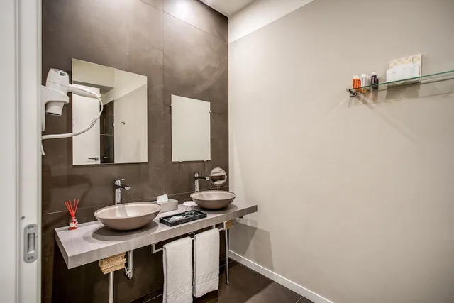 شقة فاخرة بسرير كينج وسرير كوين مع أريكة، Suite Santa Tecla 8/8