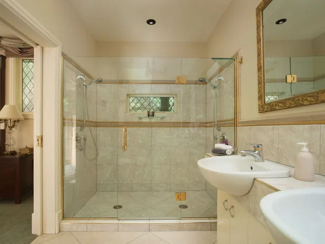 جناح بريميير بسرير كينج، Greenmantle Estate Lodge 2/2