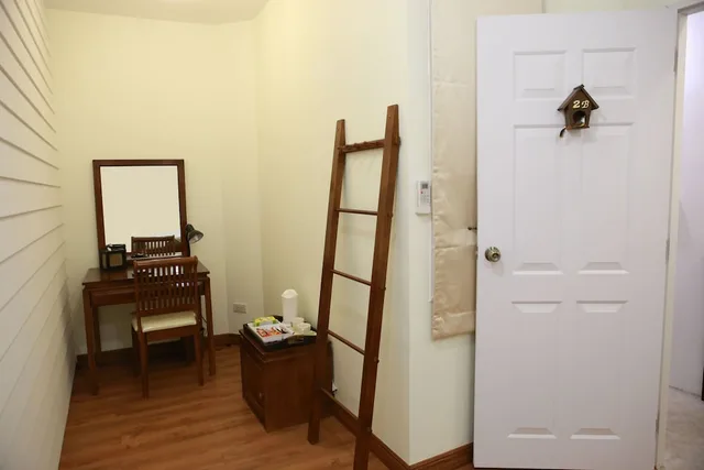 غرفة قياسية بسرير مزدوج بحمام مشترك، Les Fleurs Bangkok Hostel 3/3
