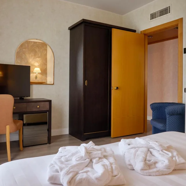جناح جونيور، Perugia Plaza 3/8