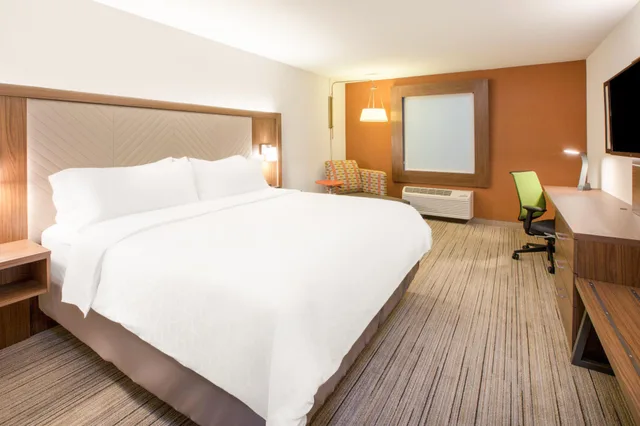 غرفة بسرير كينج، Holiday Inn Express and Suites Blythe 2/4