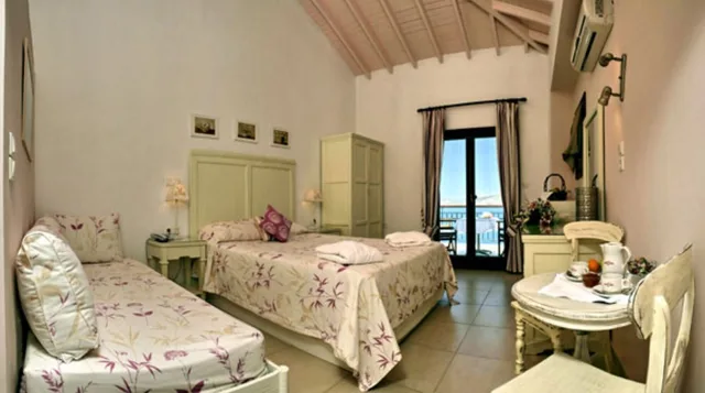 غرفة سوبيريور بسرير مزدوج بإطلالة على البحر بغرفة نوم واحدة، Clara Hotel 1/4