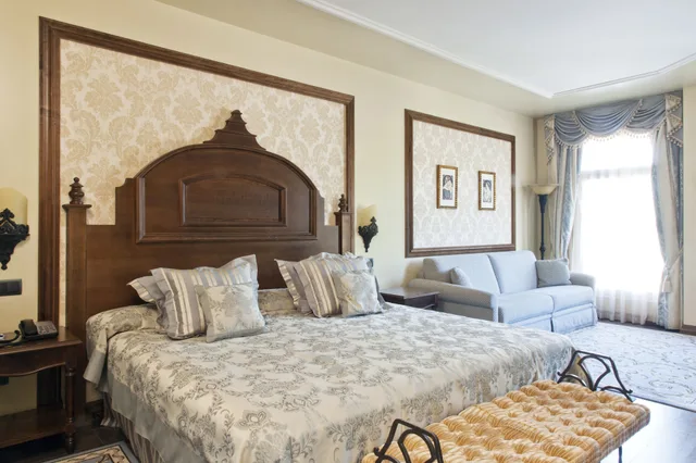 Deluxe, King Bed, Sofa, PortAventura Hotel Lucys Mansion 1/7
