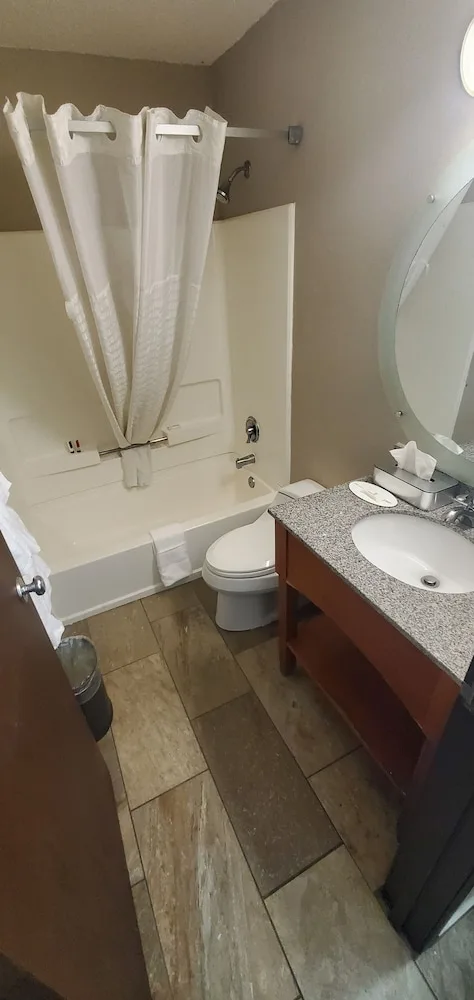غرفة بسريرين مزدوجين، Super 8 By Wyndham Sterling Heights/Detroit Area 5/6