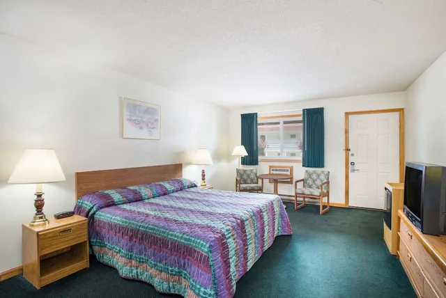 غرفة قياسية بسريرين مزدوجين، Travelodge By Wyndham Lake George Ny 1/5