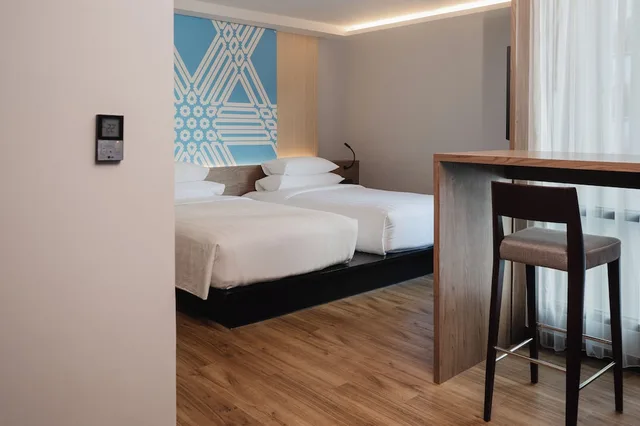 Deluxe, Twin Beds, RakYim Siam - Sukhumvit 15 5/10
