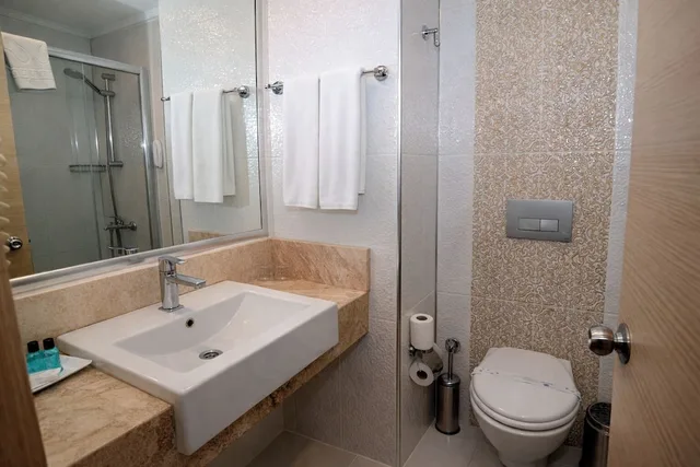 غرفة ركنية بسرير مزدوج وسرير فردي مع سرير سحّاب إضافي، Eldar Resort Hotel 4/4