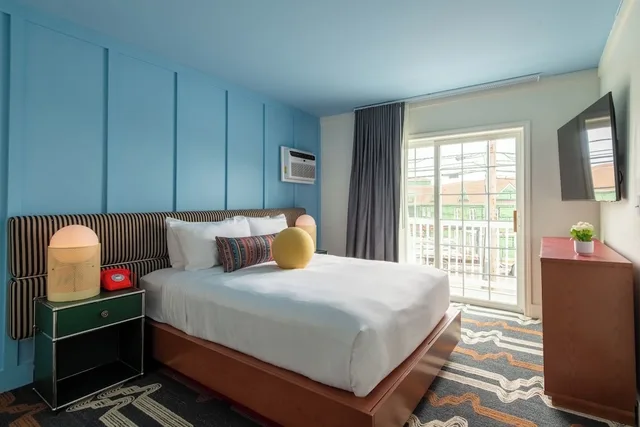 جناح بسريرين كوين بشرفة بغرفتي نوم مع أريكة، Ogunquit Hotel 4/10