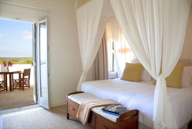 غرفة ديلوكس بسرير كينج بإطلالة على البحر، Hotel Torralbenc 1/7