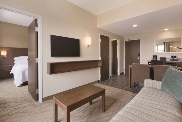 استوديو بسرير كينج لذوي الإعاقة، Embassy Suites Akron-Canton Airport 3/4