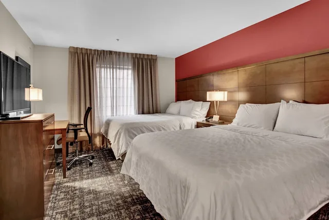 جناح بسرير كينج وسريرين كوين بغرفتي نوم بمطبخ لذوي الإعاقة، Staybridge Suites Salt Lake-West Valley City 2/7