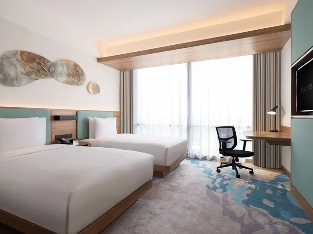 غرفة بسريرين منفصلين، Hilton Garden Inn Jakarta Taman Palem 2/12