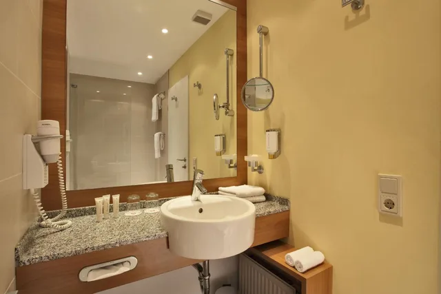 Comfort, King Bed, Valley View، H Plus Hotel Willingen 6/9