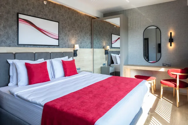 Suite, French Bed, Land Side, Balcony، Ramada by Wyndham Dalaman 1/2