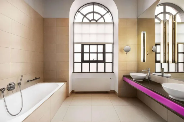 Maisonette, Deluxe, Double Bed، Vienna House by Wyndham Andel s Lodz 1/2