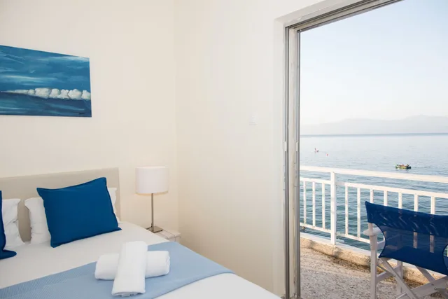 شقة بسرير كوين وسريرين منفصلين بإطلالة على البحر بغرفتي نوم، Spacious Apartment on the Beachfront 3/5
