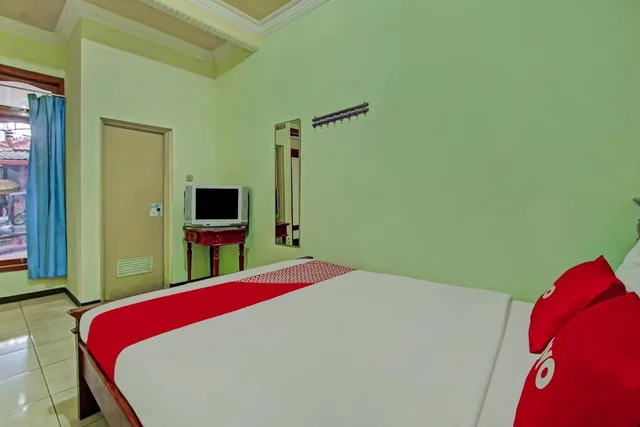 غرفة تنفيذية، OYO 90031 Villa Papada 2/3
