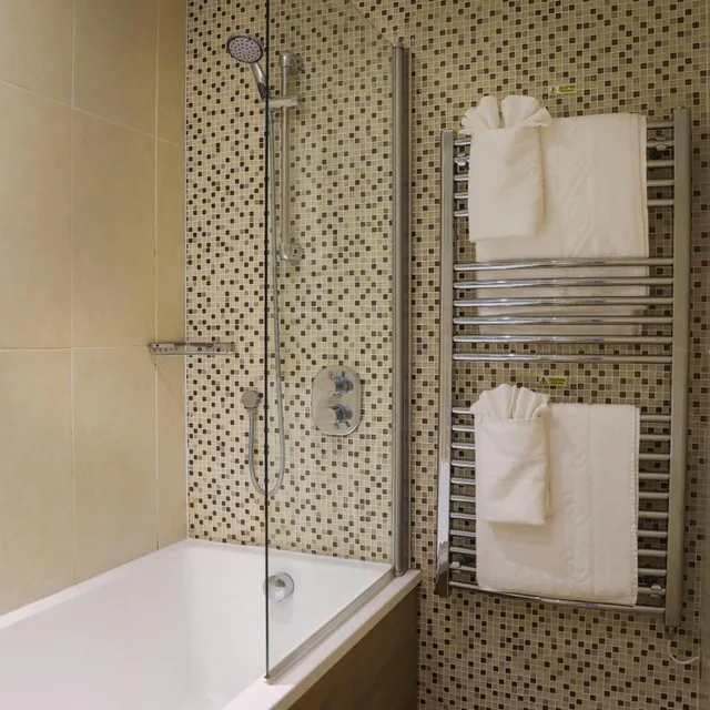 جناح جونيور، Captains Club Hotel & Spa 2/4