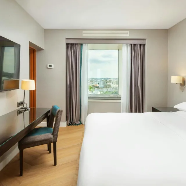 1 Bedroom, Junior Suite, Deluxe, King Bed, Executive Level، Sheraton Bucharest Hotel 1/7
