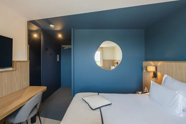 غرفة سوبيريور بسرير كوين، Everness Hotel and Resort 4/10