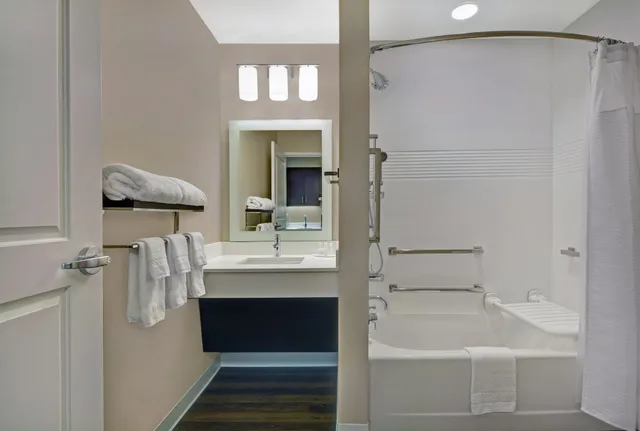 جناح بسرير كوين بغرفة نوم واحدة مع أريكة، Hotel Towneplace Suites By Marriott Sarasota Bradenton West 9/10
