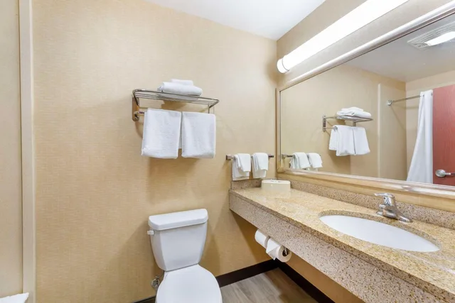 Suite, King Bed, Jetted Tub, Accessible, Best Western Plus Victor Inn & Suites 1/1