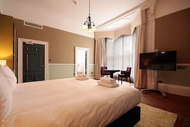 غرفة عائلية، Elmbank York, Tapestry Collection by Hilton 1/1