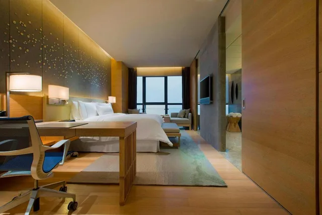 Guest Room, Executive, Privilege, King Bed, River View, Executive Lounge Access, High Floor, The Westin Chongqing Liberation Square 6/6