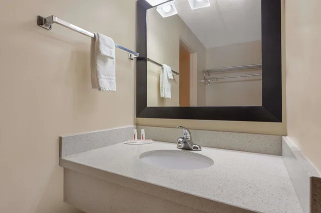 غرفة قياسية بسريرين كوين، Days Inn By Wyndham Yakima 4/6