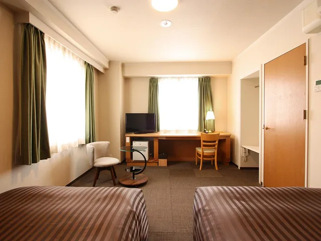 غرفة بسريرين منفصلين بحوض استحمام للمدخنين، Fukuoka Arty Inn 2/2
