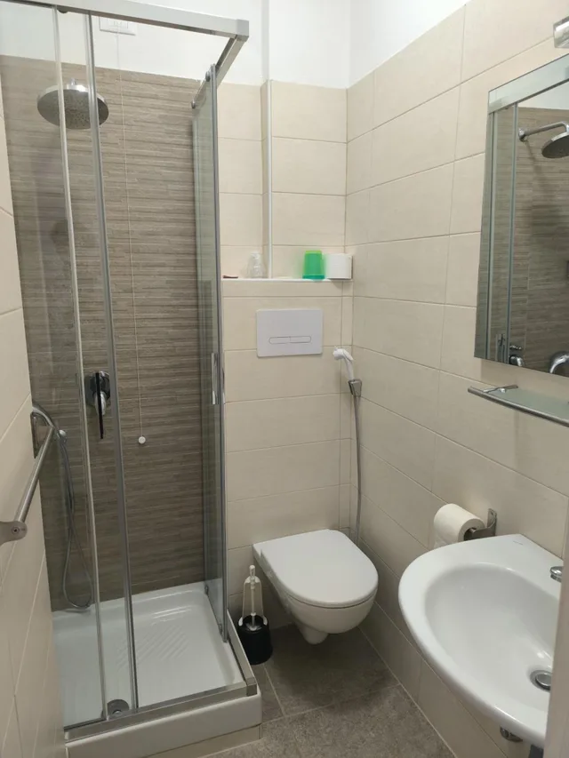 غرفة مفردة، Hotel Midi 1/1