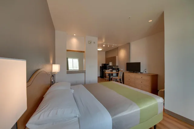 غرفة بسرير كوين لذوي الإعاقة، Studio6 Brownsville, TX 1/10