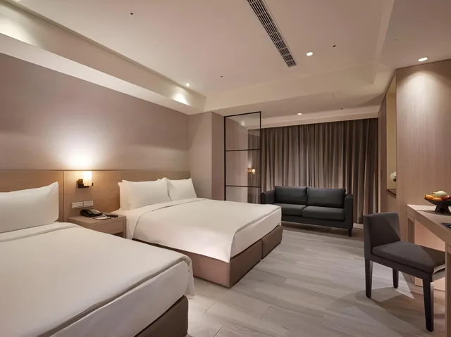 غرفة اقتصادية بسريرين منفصلين، Grand Bay Resort 2/2