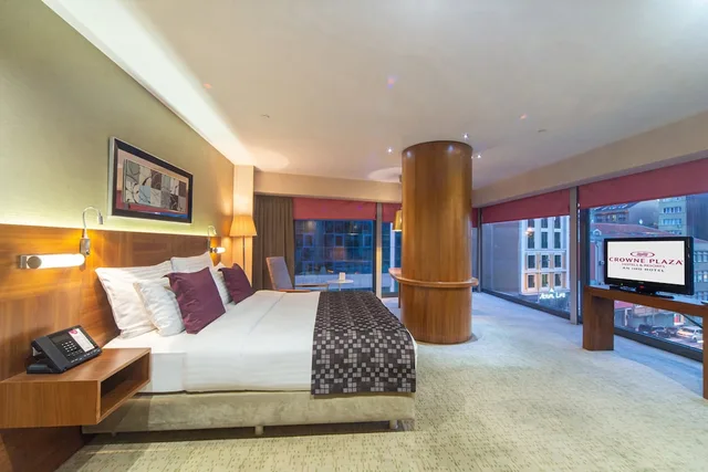 1 Bedroom, Suite, Single Bed, Crowne Plaza Istanbul Harbiye Hotel 1/10