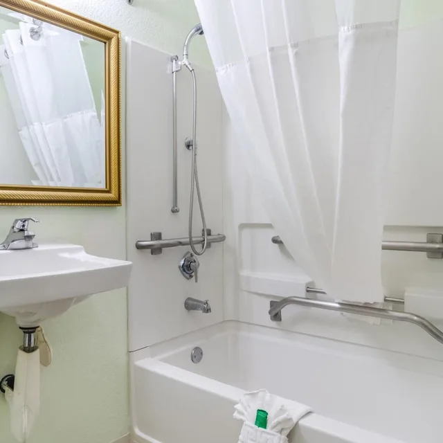 جناح بسرير كينج، GuestHouse Inn and Suites Cheyenne 6/6